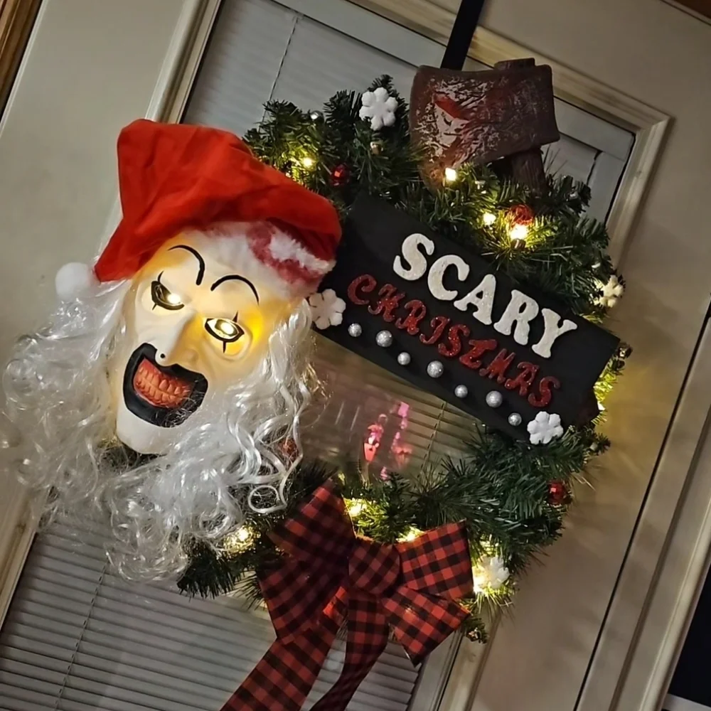 Creepy Holiday Wreath with Lights